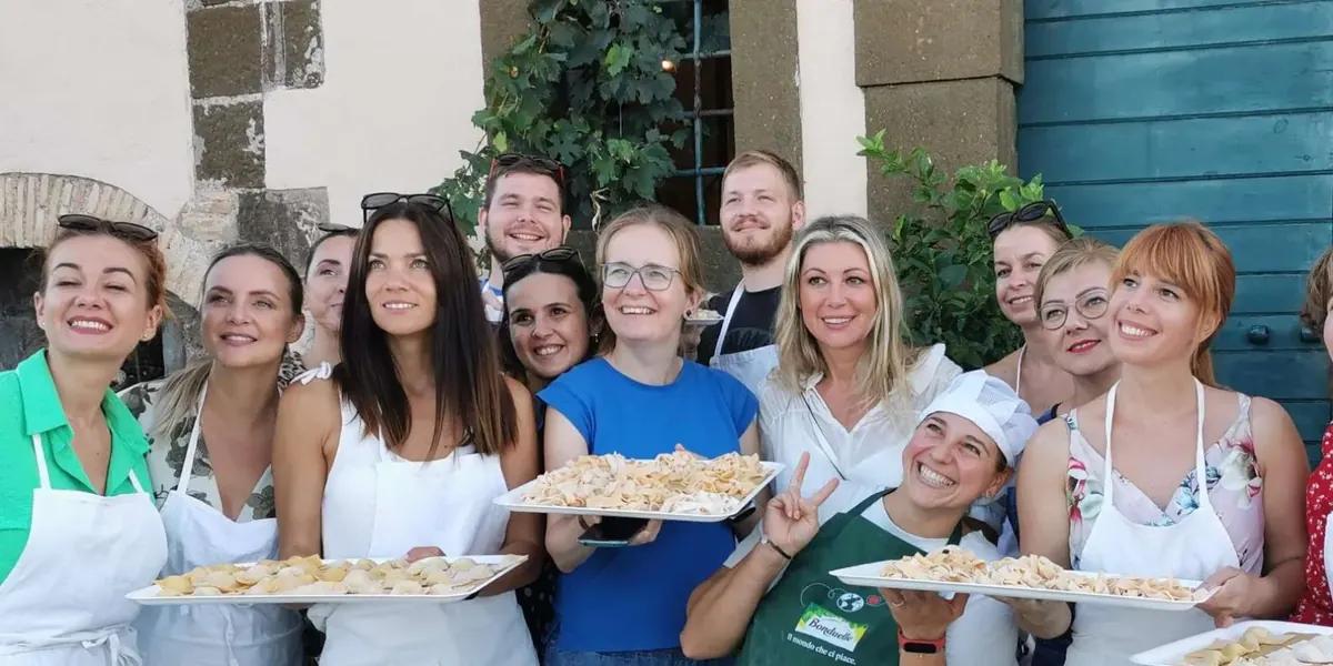 From Rome: Pasta Masterclass & Wine Tour in the Vineyard